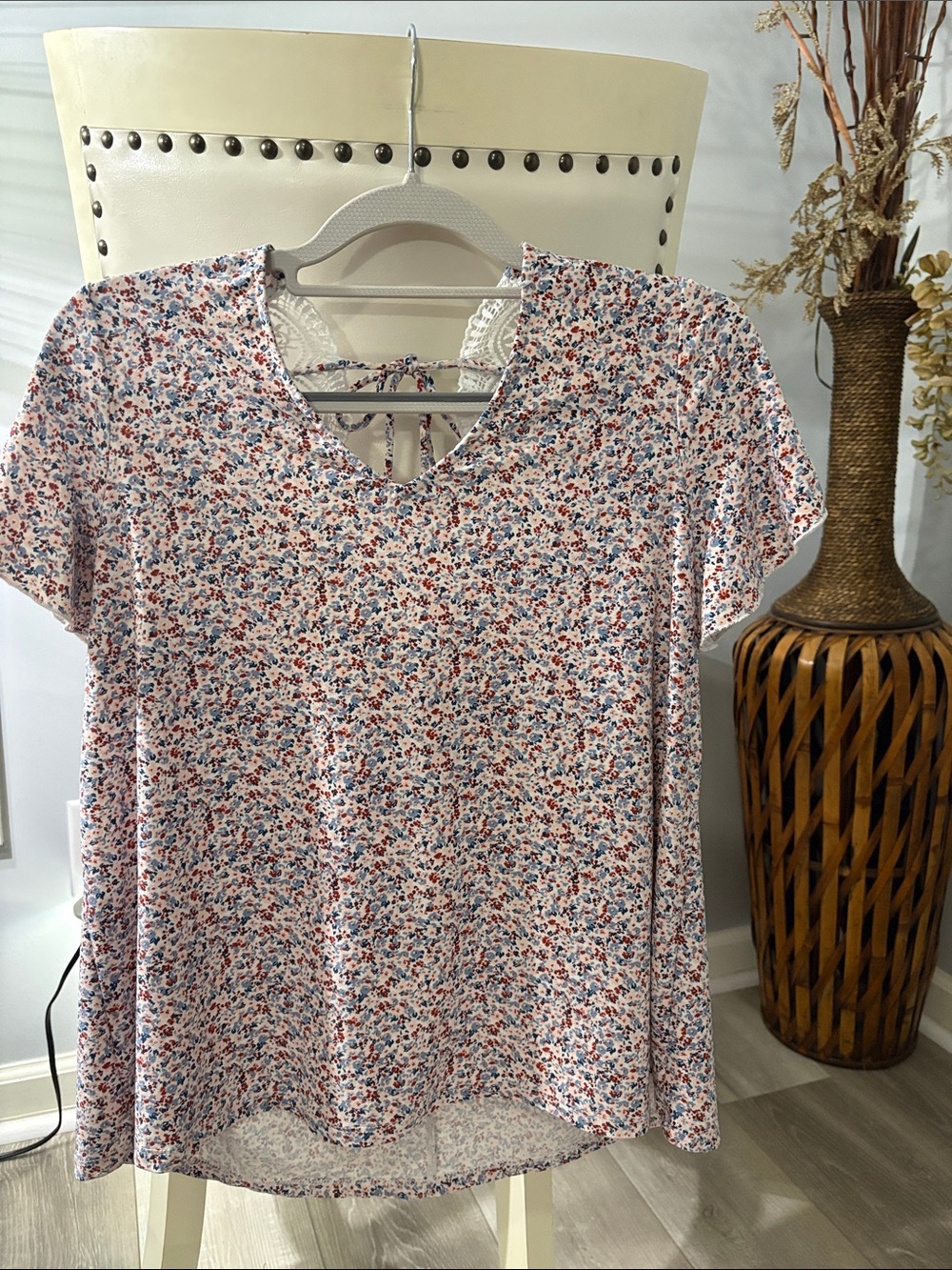 Buckle Daytrip Buckle Pink Multicolor Floral Scoop-Neck Short Sleeve Top